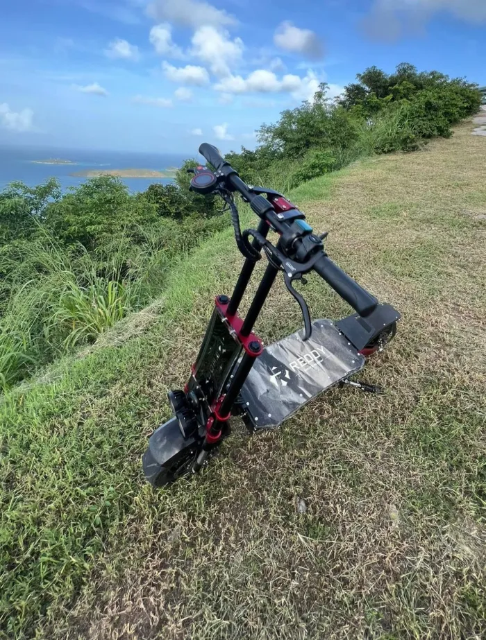 Electric Scooter, Max Speed 60MPH, Total Power 8000W, 90 Mile Long Range Battery
