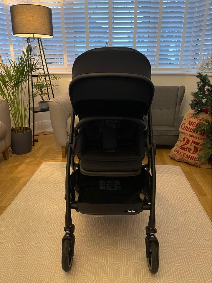 Silver Cross Dune with Compact Folding Carrycot and Fashion Pack - Space Black.