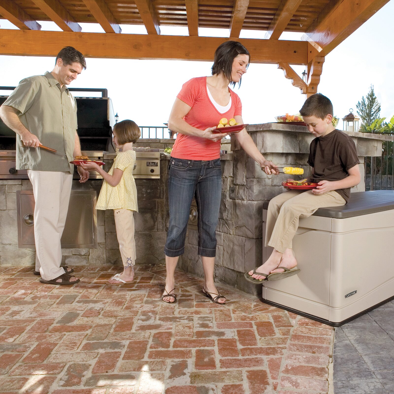 【Storage Shed】Lifetime 130 Gallons Gallon Water Resistant Plastic Lockable Deck Box